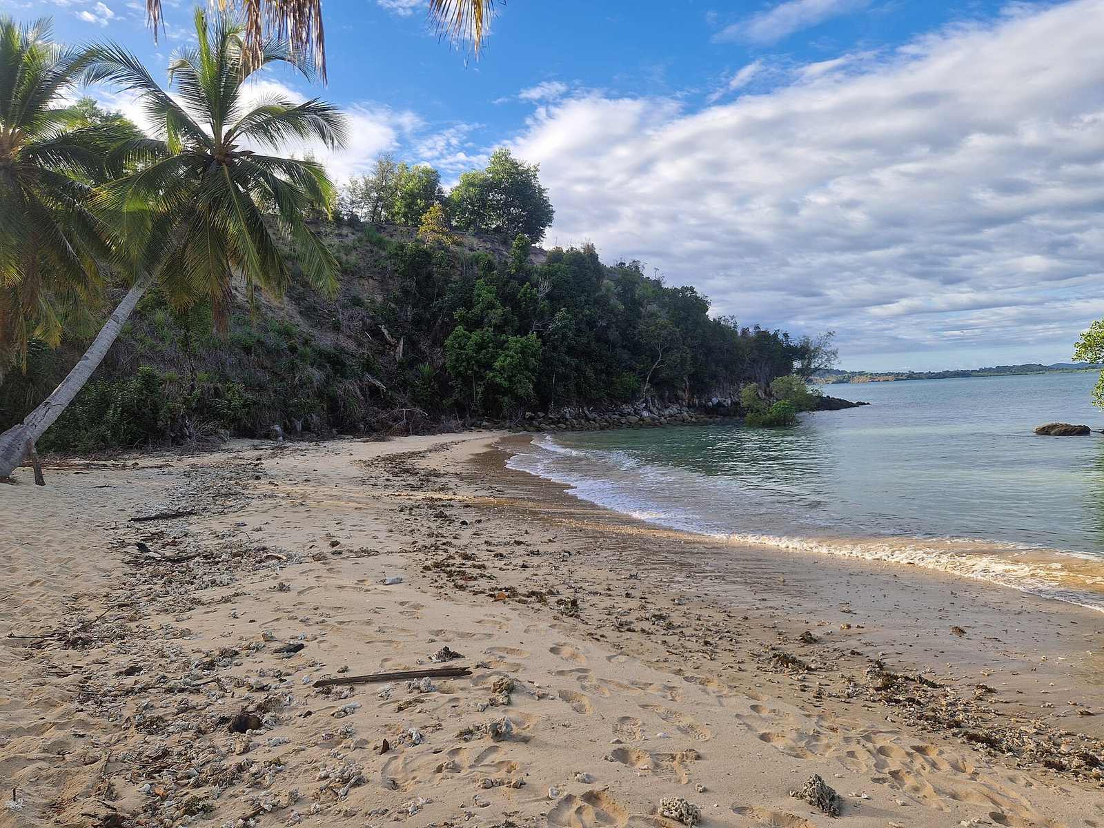 A quiet forest-backed cove on Nosy Sakatia